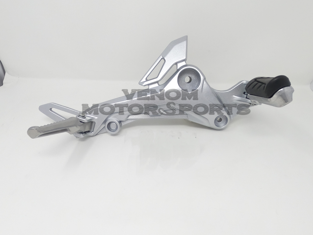 Venom X20 125cc Motorcycle | Right Footrest Assembly (02050063)